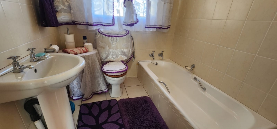 3 Bedroom Property for Sale in Ellaton North West
